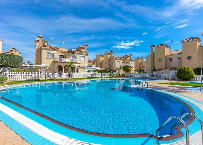 Villa Reformada En Residencial Orihuela Costa photo